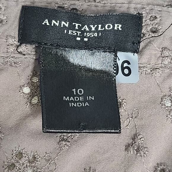 Ann Taylor women's eyelet floral blouse Beige Size 10 Office career 100% cotton - Picture 5 of 6